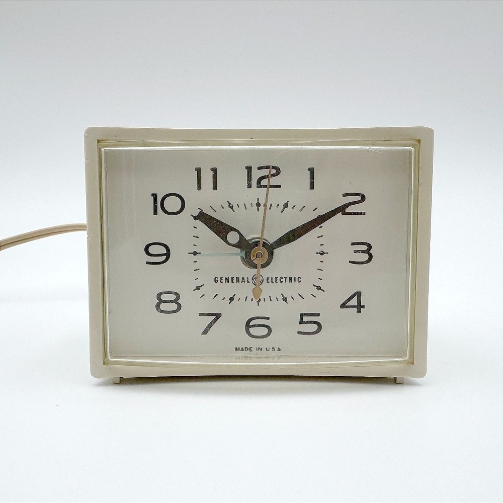 Vintage GE General Electric 7299 White MCM Retro Electric Alarm‎ Clock Analog 4"